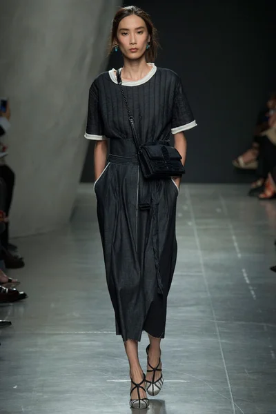Look 12